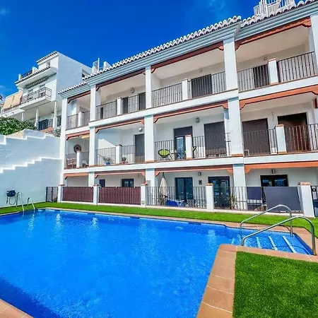 דירה Modern 2 Bed With Pool In