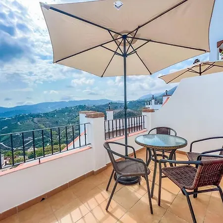 Modern 2 Bed With Pool In דירה *