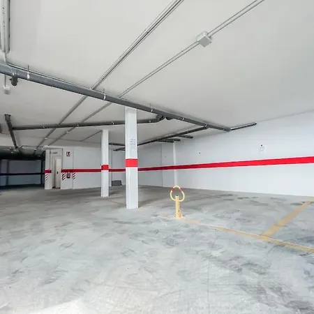 דירה Modern 2 Bed With Pool In